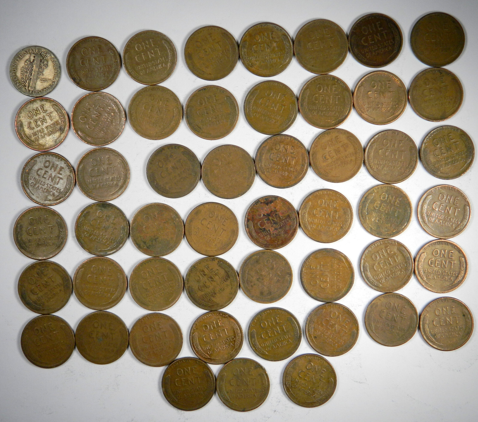 Old US Silver Dime On One End ~ Wheat Penny Lincoln Cent Roll ~ Estate Coins