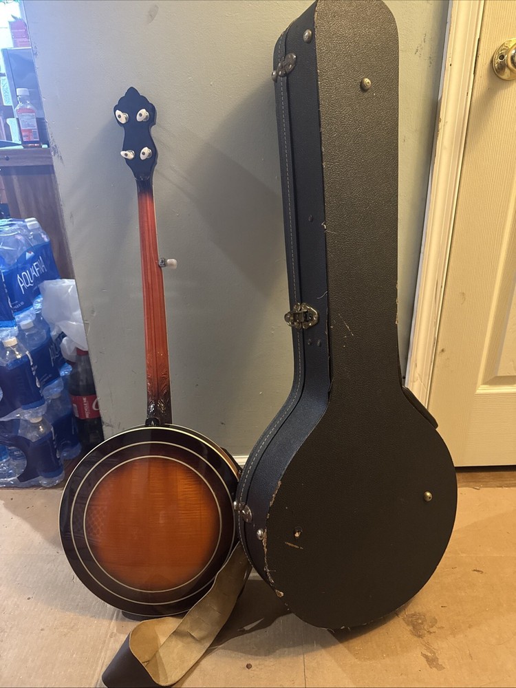 Alvarez Whyte Eagle 5-string Resonator Banjo with Original Hardshell Case