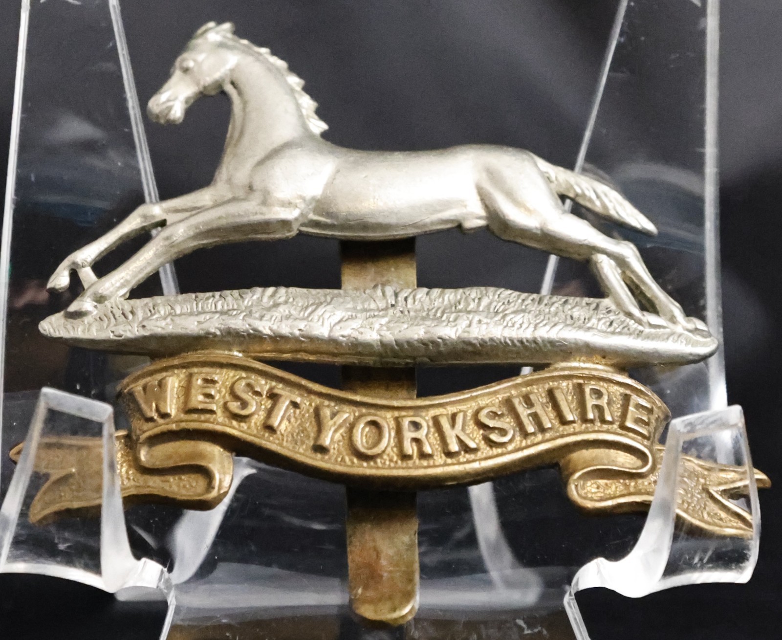 Lot of 2 - WWII British Military West Yorkshire Regiment/Artillery Cap Badges