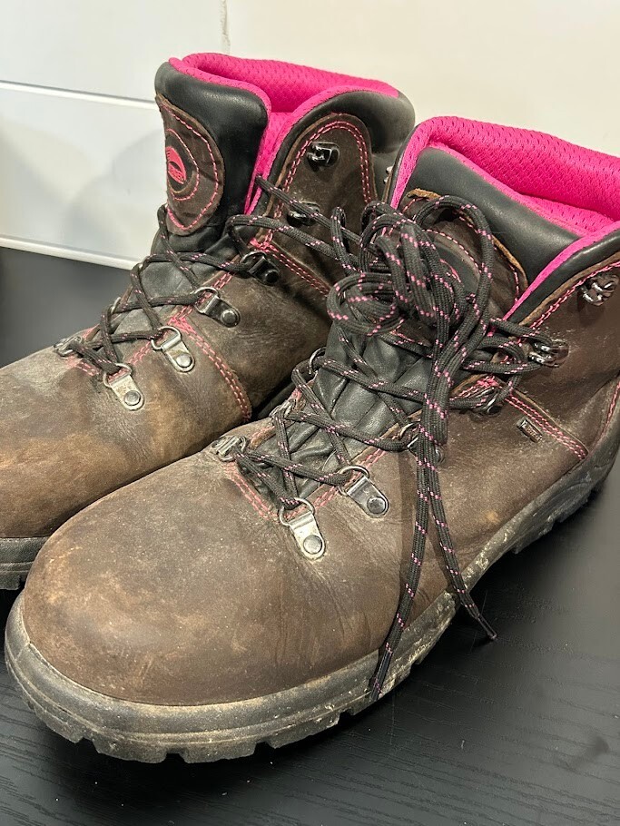 Avengar A7125 Work Boots Composite Toe Womens 11 Medium