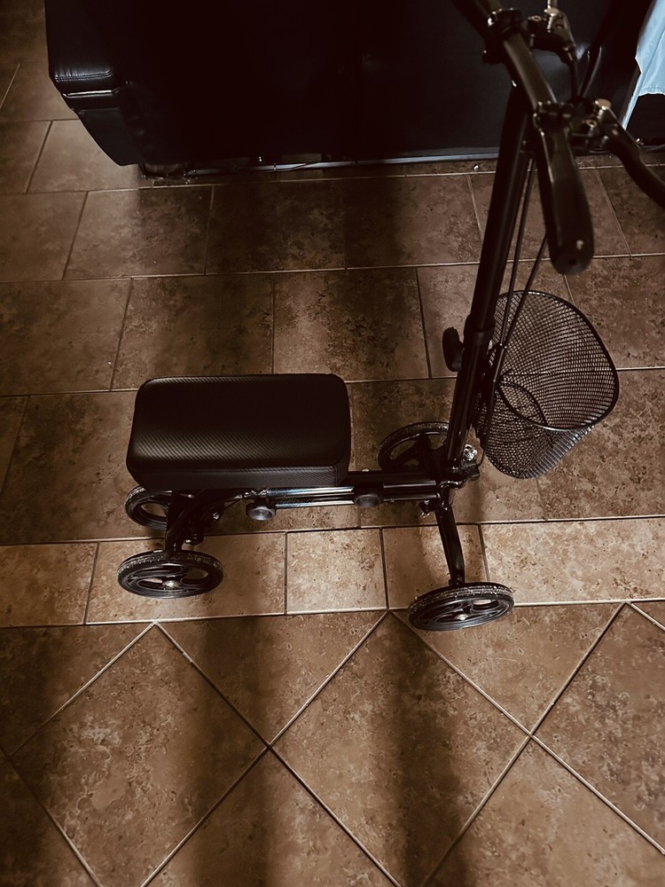 BodyMed Premium Knee Walker