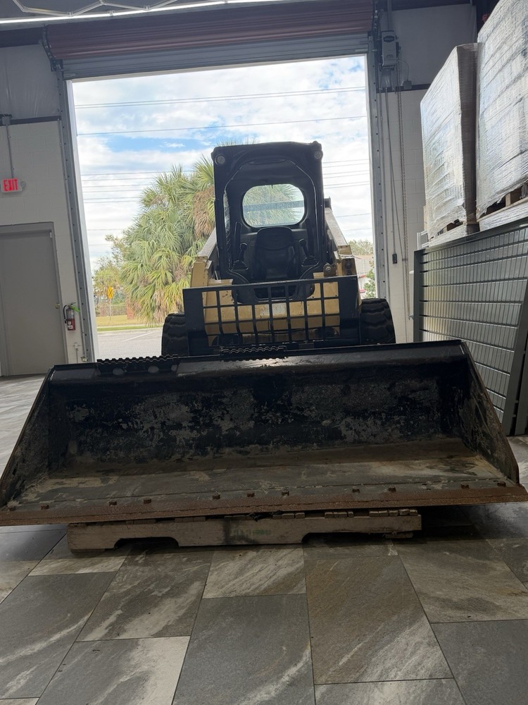 Cat Skid Steer With Attachments