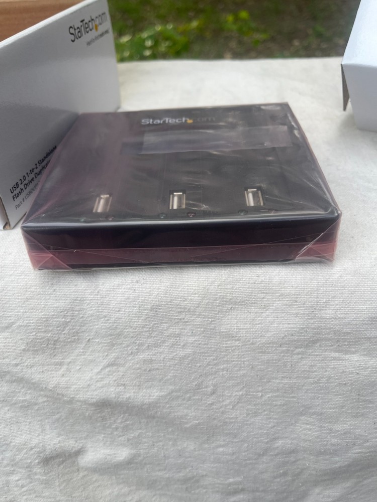 StarTech USBDUP12 1:2 USB 2.0 Duplicator & Eraser