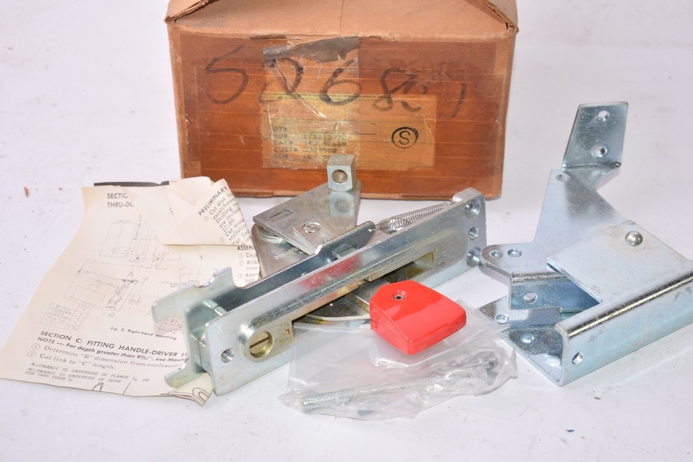 NEW General Electric Assembling TDF Handle Kit to Variable Depth Enclosures GEH-