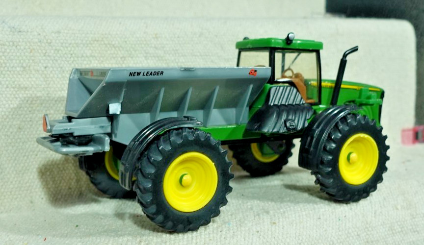 Ertl John Deere 4920 Nutrient Applicator