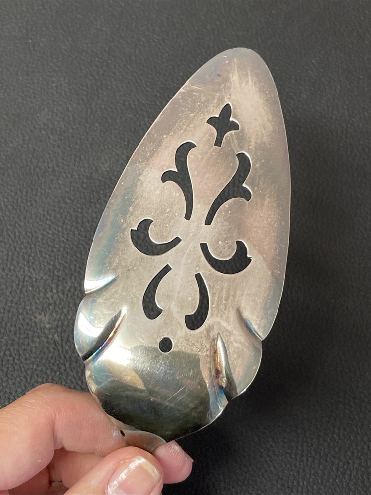 Cake Pie Server International Silverplate Needs Polished
