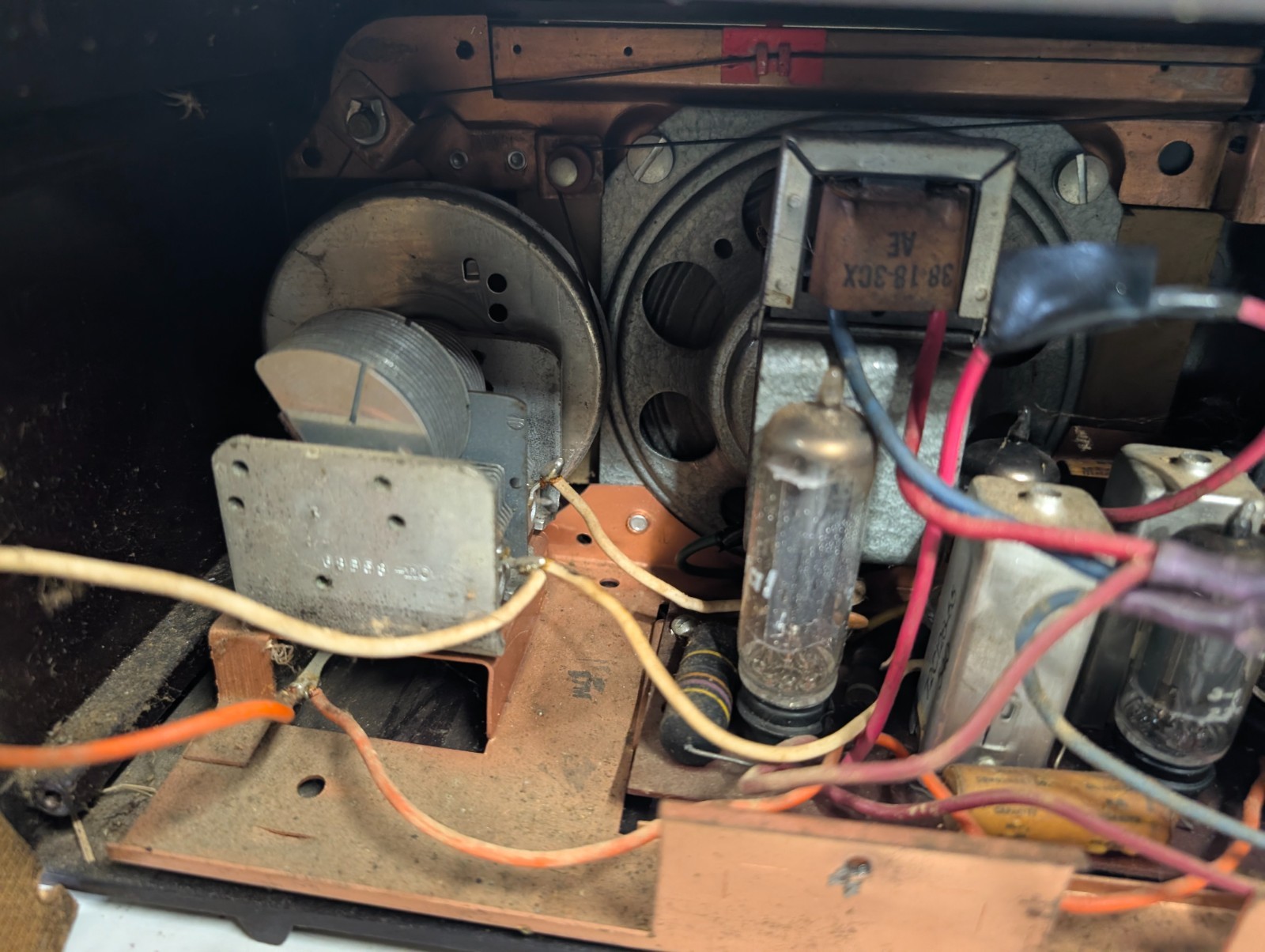 Vintage 1950's Admital MCM AM Radio Table Top 5G32N Model #