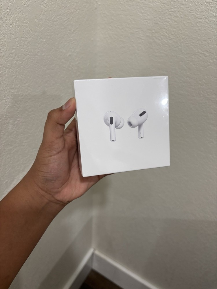 Apple AirPods Pro 1st generation MagSafe charging Case