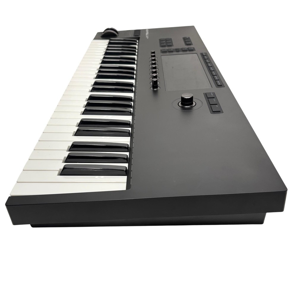 Native Instruments Komplete Kontrol S49 MK3 49-key MIDI Keyboard Controller
