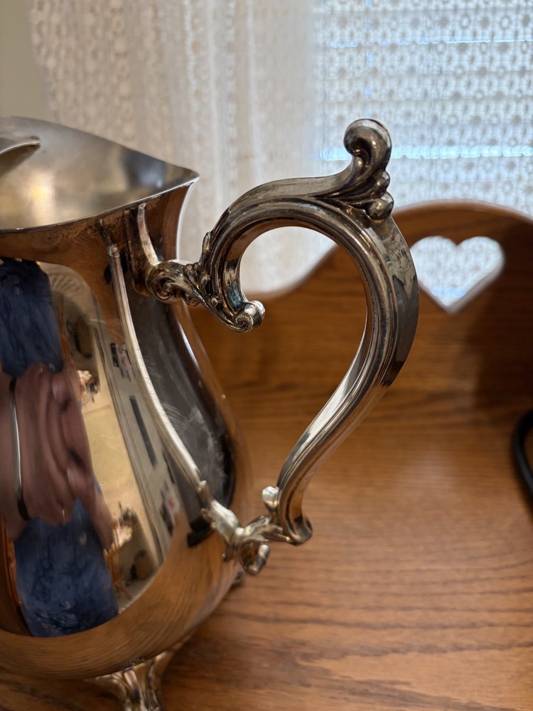 SILVERPLATE WATER PITCHER ICE LIP