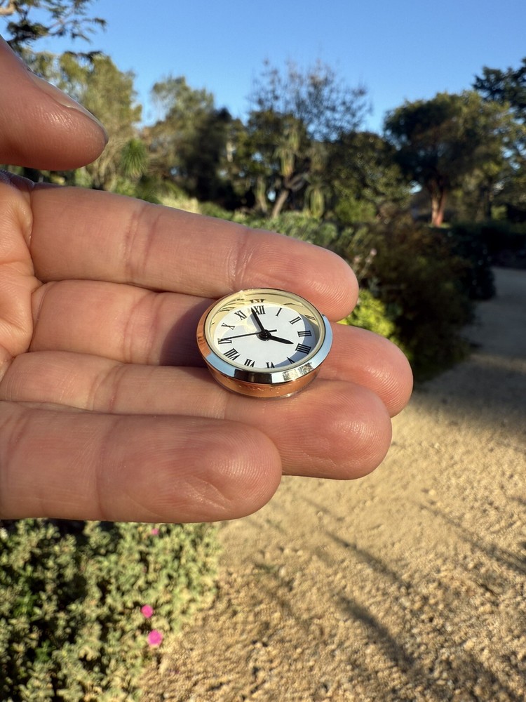 Tiny Miniature Working Quartz Clock 23mm with pre-installed new battery