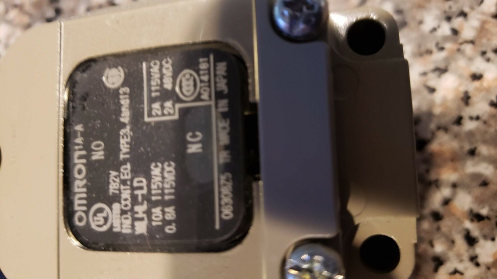 OMRON LIMIT SWITCH WLHL-LD AND WL CA2-7TS **2PCS**