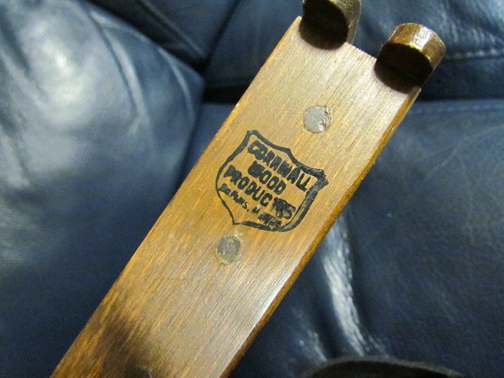 Vintage Sewing Spool Holder Thread Thimble Cornwall