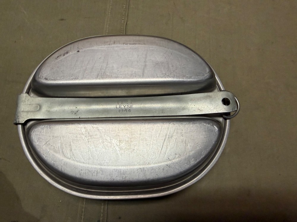 ORIGINAL WWII US ARMY & MARINE INFANTRY M1942 MESS KIT-DATED 1944, LYSE
