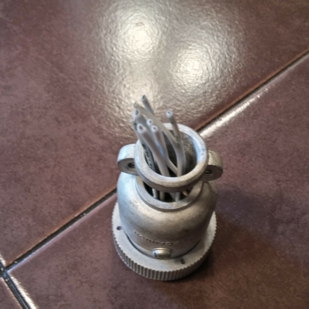 Cannon GK-9-21C-1/2 Connector
