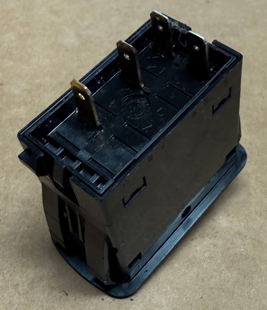 MACK Shutdown Override Control Rocker Switch 82279641