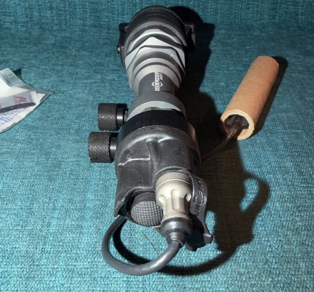 SUREFIRE Tactical Light System With Mount and pressure switch-new