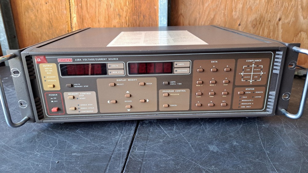 Keithley 228A Voltage / Current Source (SN/439171)