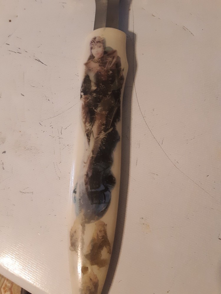 colletable knife
