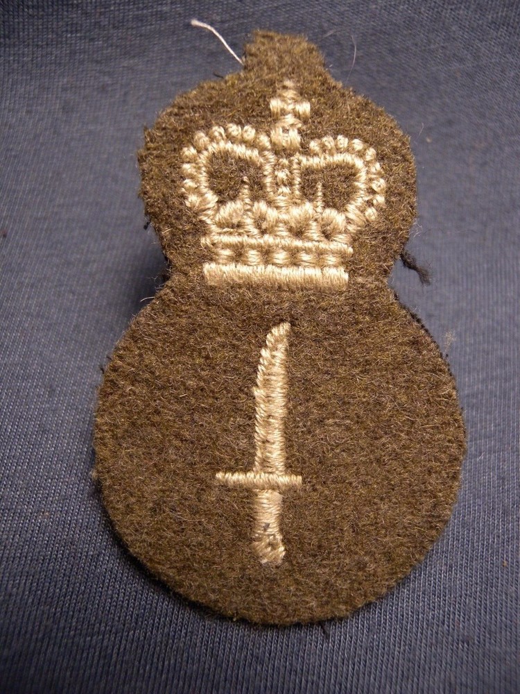 CANADIAN ARMY POST WW II COMBAT INSTRUCTOR ? TRADE QUALIFICATION PATCH