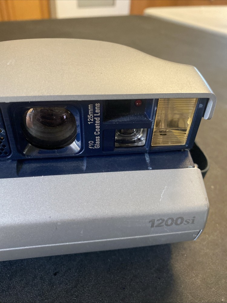 Polaroid Camera 1200 SI