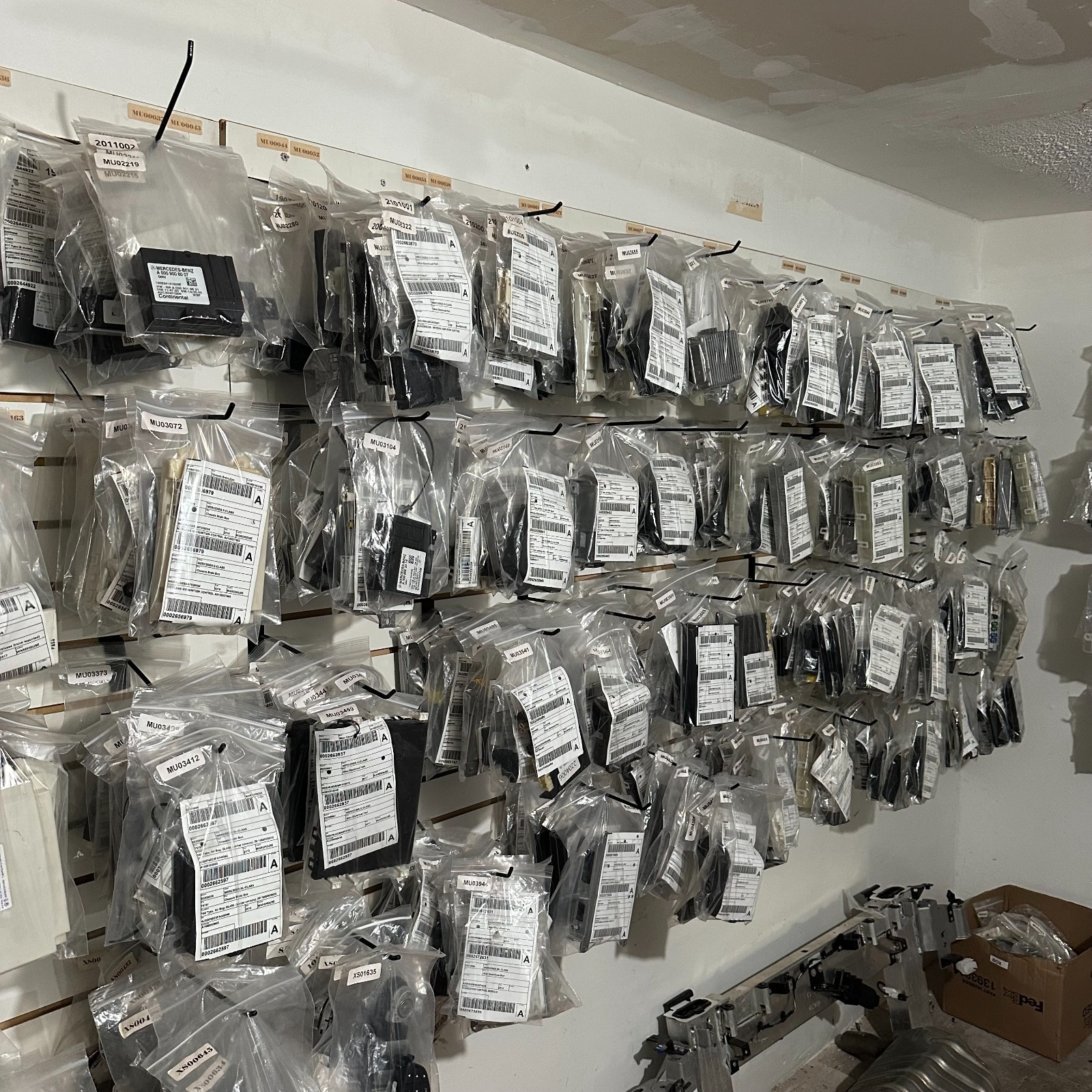 TOYOTA COROLLA Sedan Display and receiver 8614002E71 2021 2022 OEM