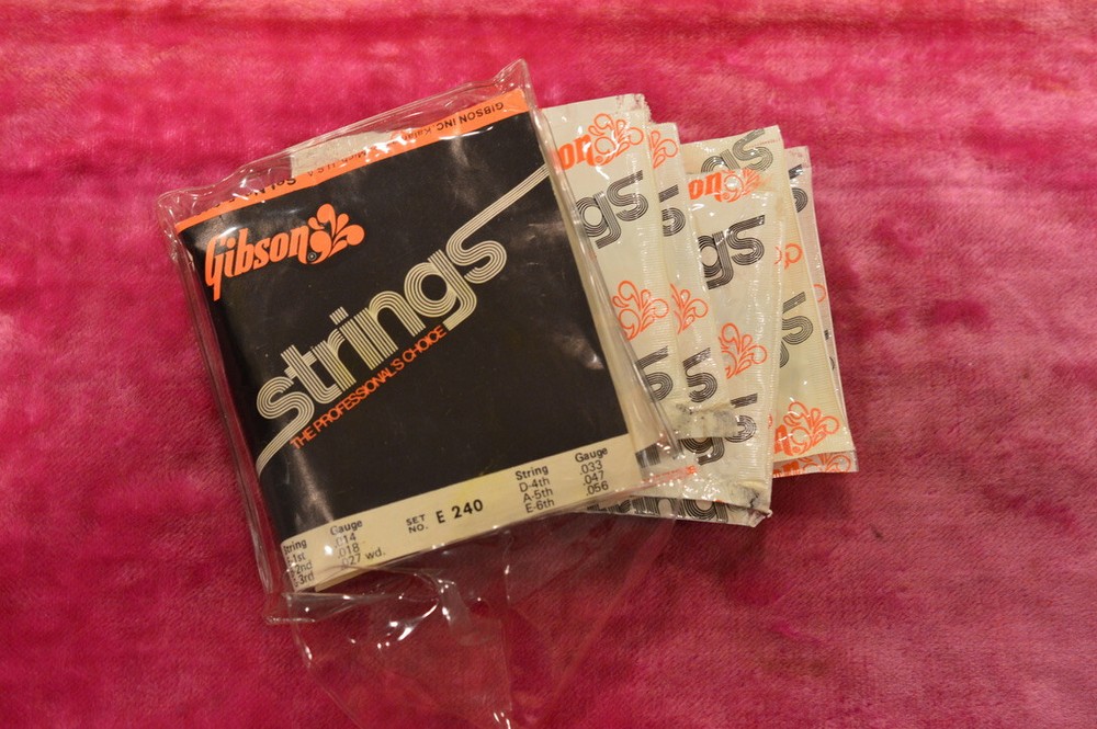 Vintage 1960's Gibson String Pack - UNOPENED Case Candy - Flatwound .14 - .56