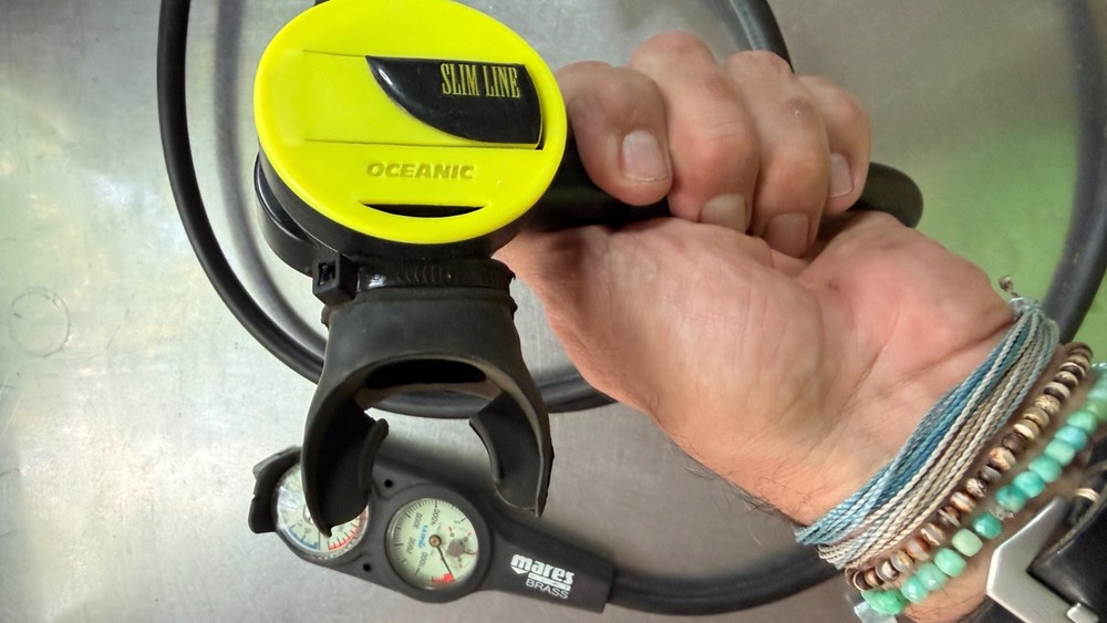 Oceanic Delta Regulator + Octo + Mares Gauge Console – Not Serviced