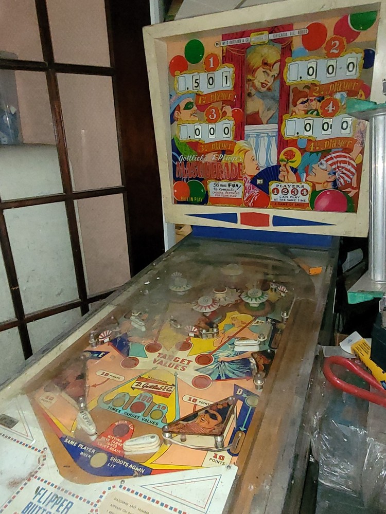 masquerade pinball machine
