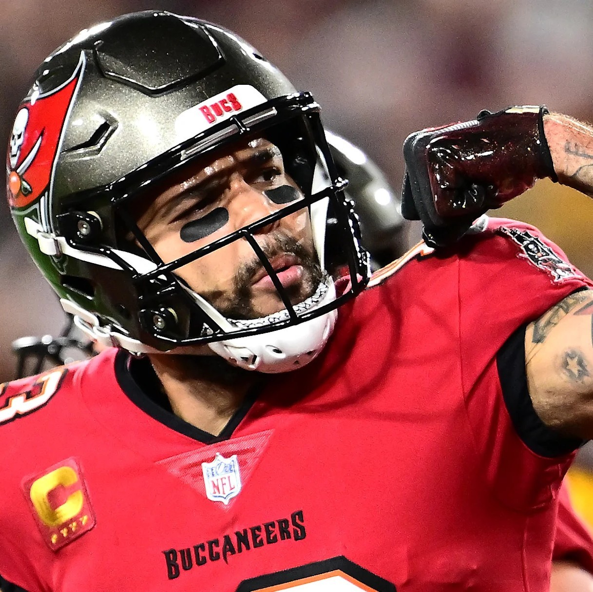 🏈Mike Evans GAME-USED💪Signed +Inscribed Ball Tampa Bay Buccaneers 24-25 Season