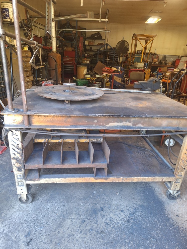 Welding Table With Rotating Table