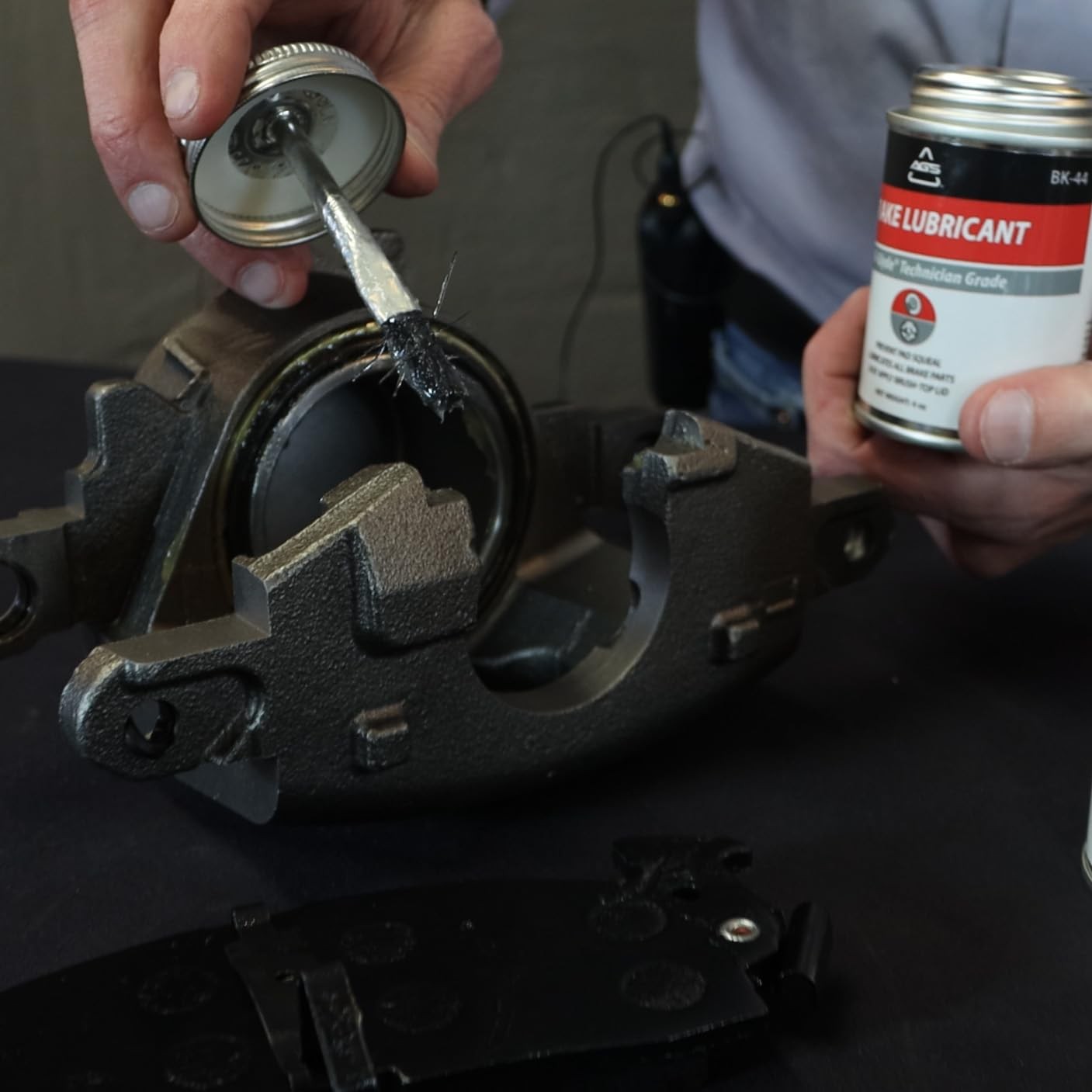 AGS Automotive Solutions 4oz Brush Top SIL-Glyde Silicone Brake Grease -