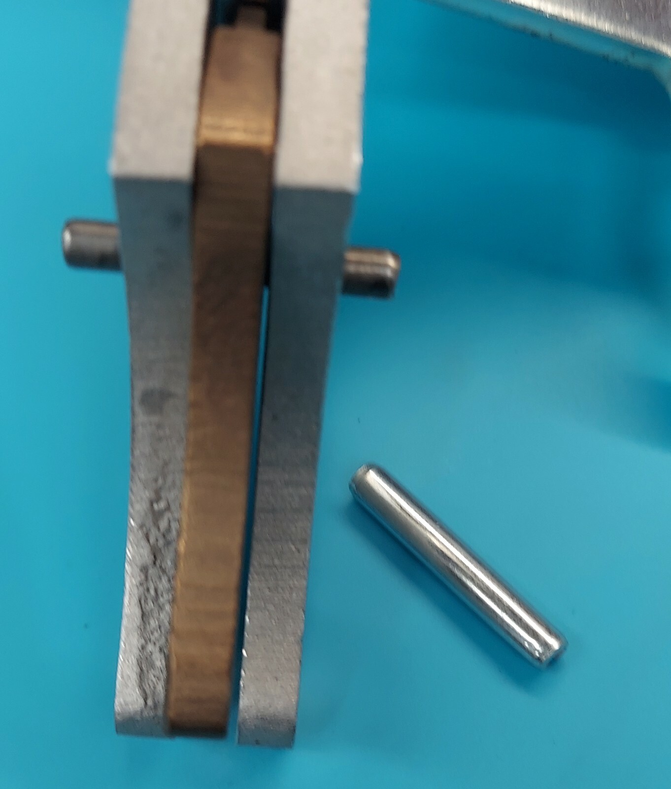 Cable Lasher Springs and Pin for Front Door J2