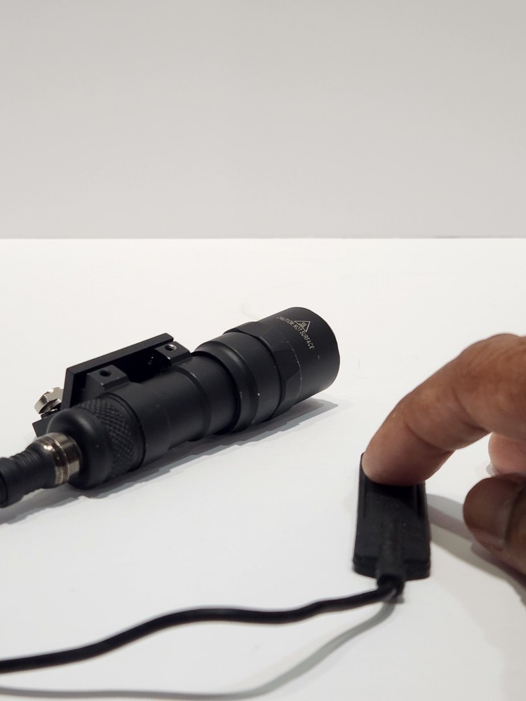 KETA Tactical Flashlight w/ Pressure Switch & Rail Mount – Tested & Working –...
