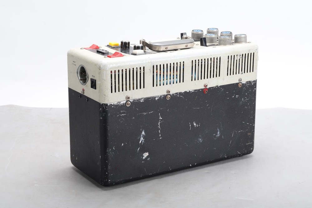 Norman P2000D Professional Strobe Lighting Power Pack - Fair Condition