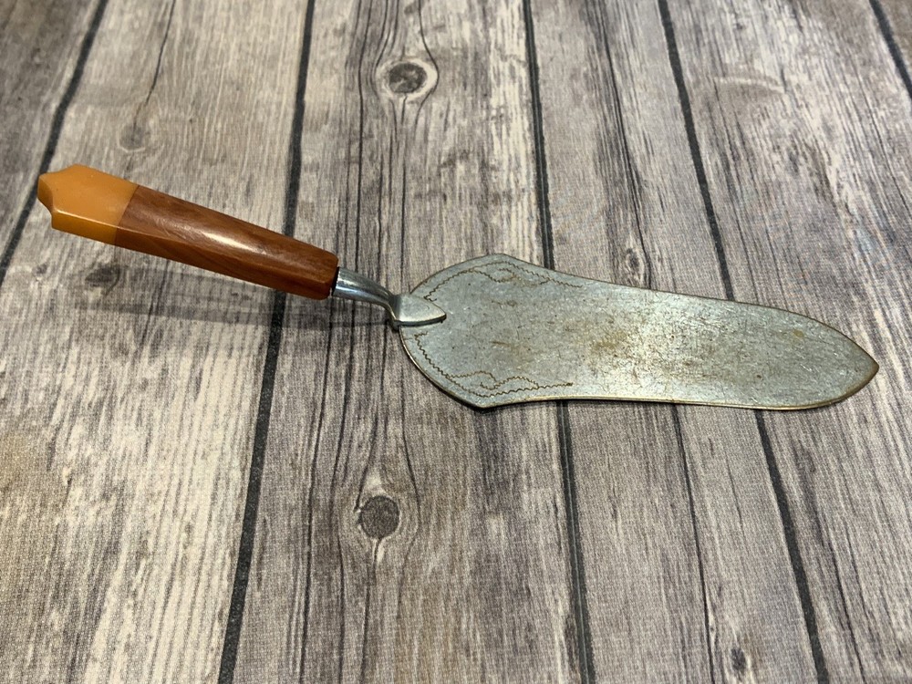 Vintage Bakelite Designed Pie Cake Server