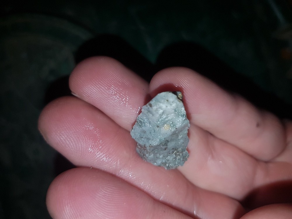 4.2 GRAM Gold IN QUARTZ SPECIMEN