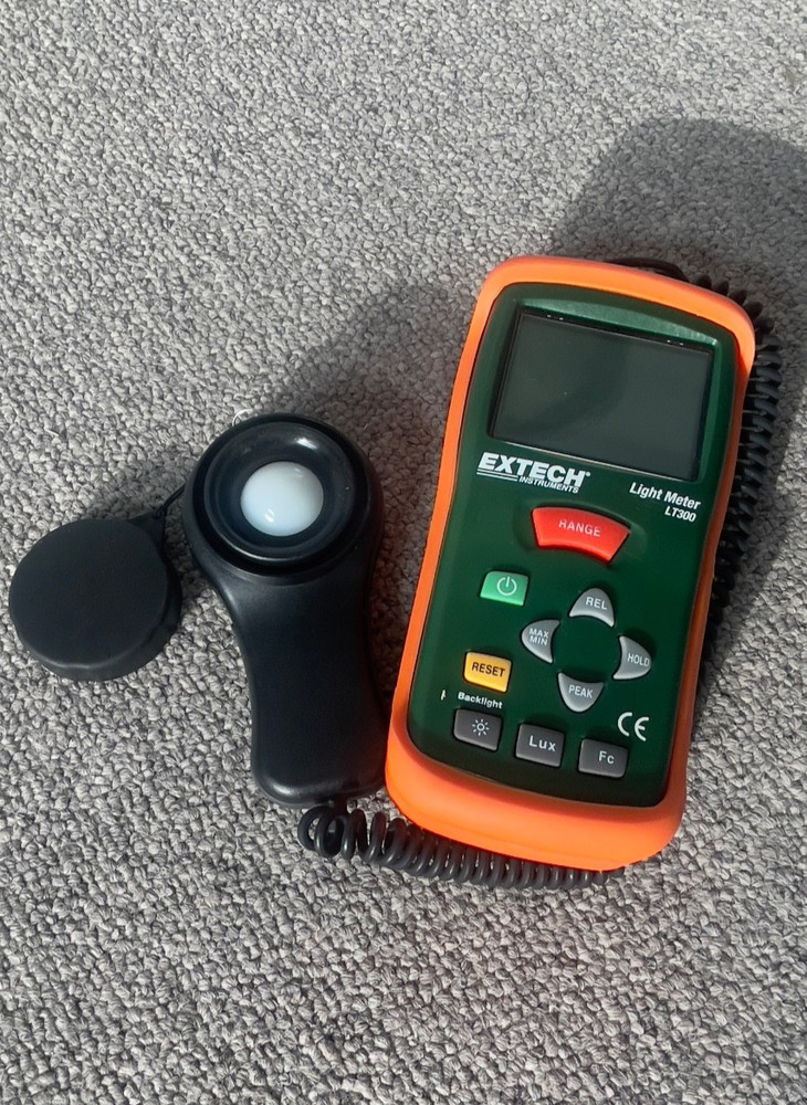 Extech LT300 Light Meter With Backlight Excellent Condition + Case + Manual