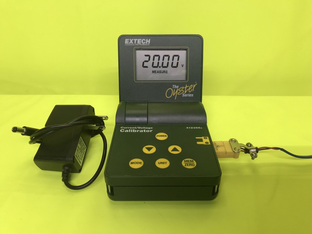EXTECH 412355A Current And Voltage Calibrator