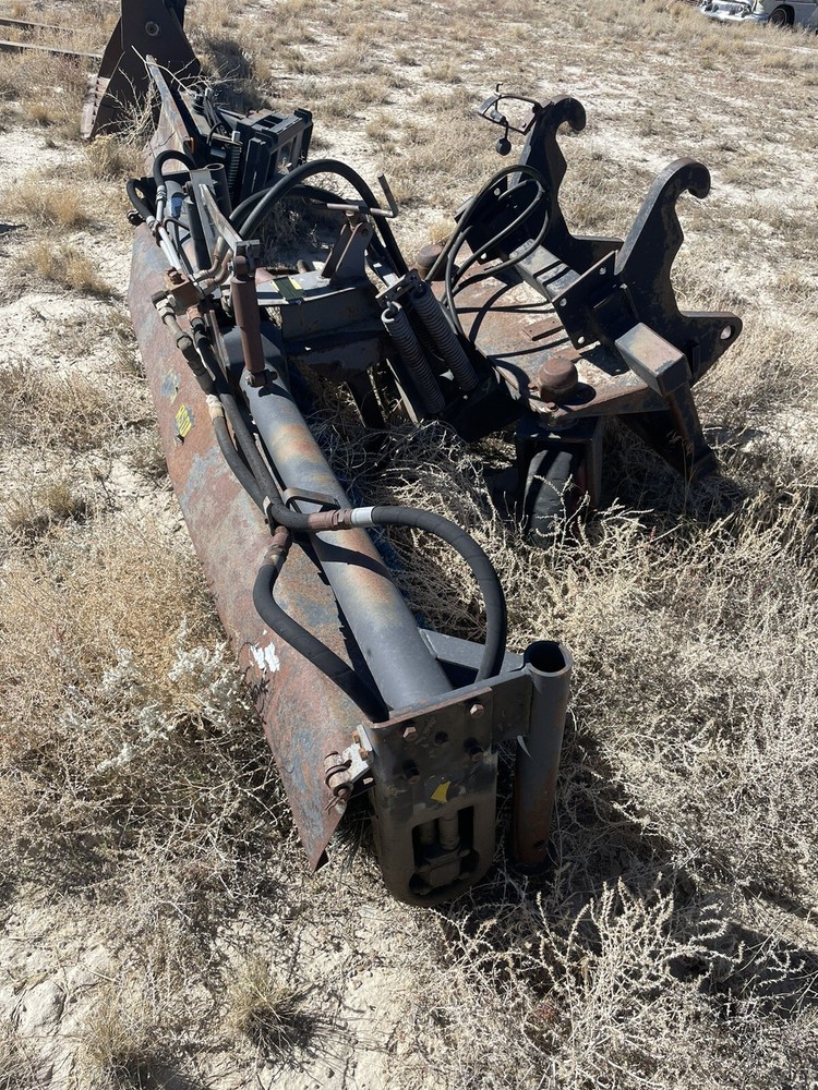 Balderson /Caterpillar IT BROOM Sweeper Attachment