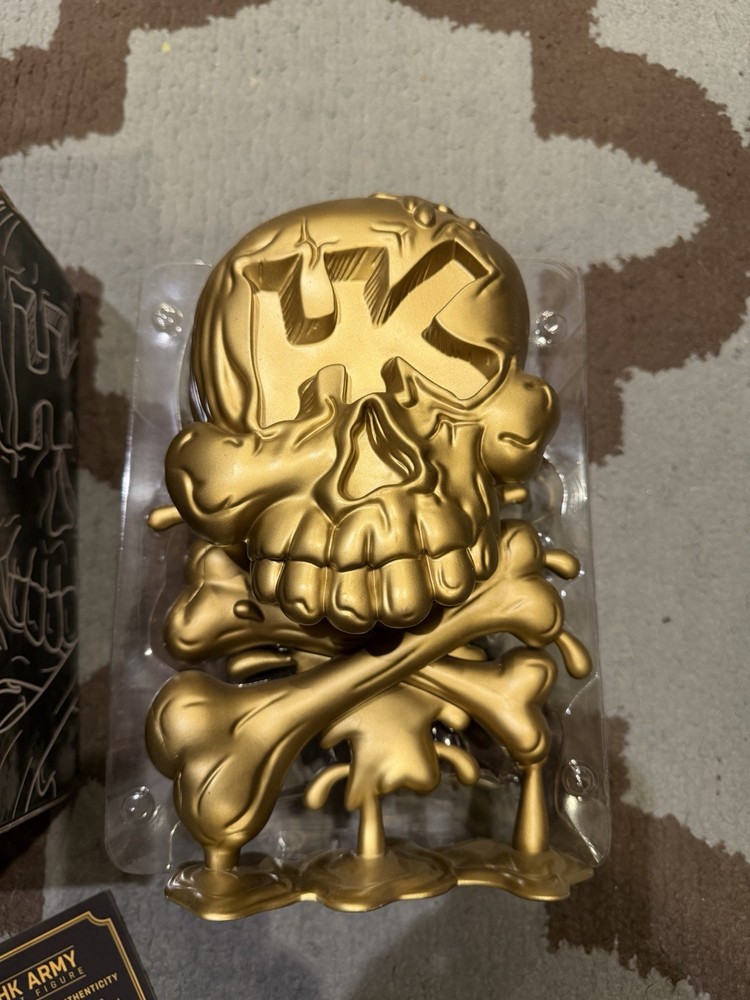 HK ARMY SKULL BONES FIGURE!