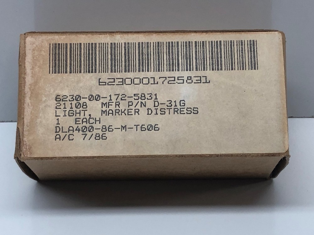 GREEN D-31 DISTRESS MARKER LIGHT