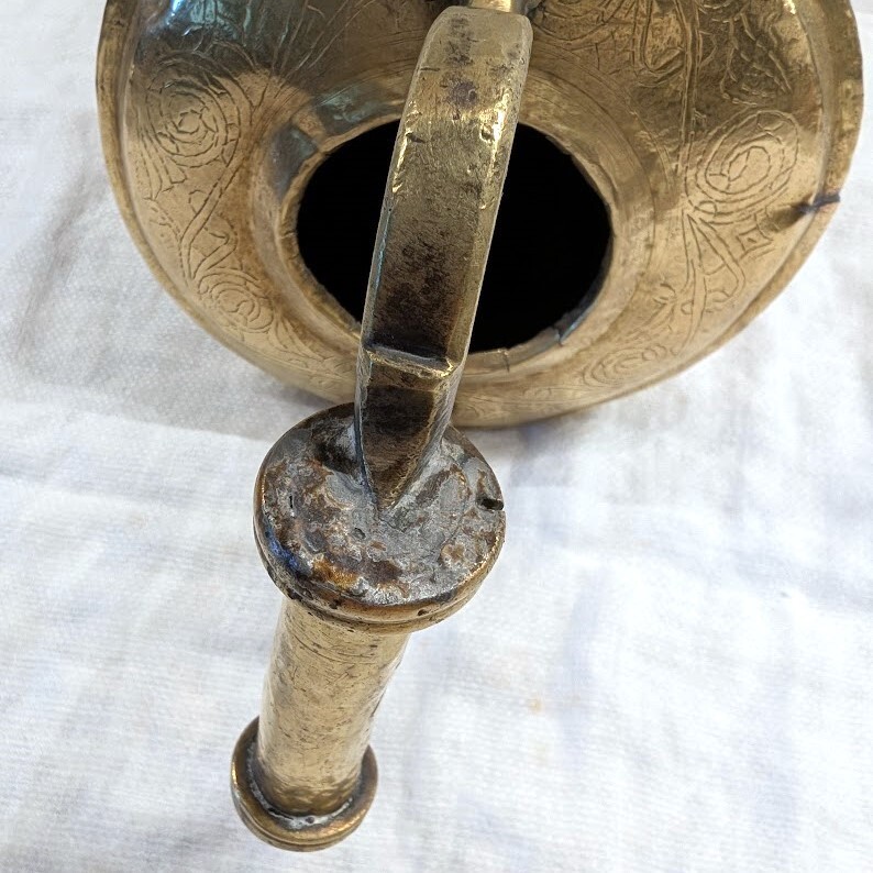 Antique Solid Brass Handmade Teapot Kettle Hammered Moroccan Riveted Deco READ