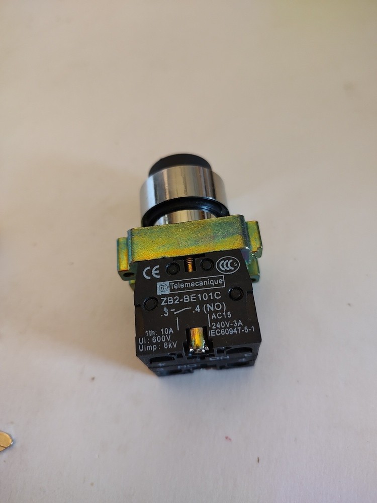 XB2-BG33 Maintained Key 2N/O Select Selector Switch 3-Positions Captive