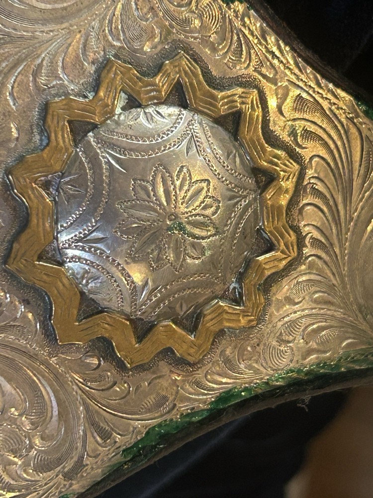 Tool silver and leather Equestrian breast collar