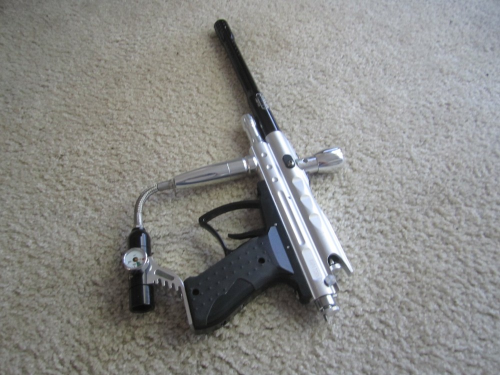 RAP4 TORNADO PAINTBALL GUN-WORKS GREAT!