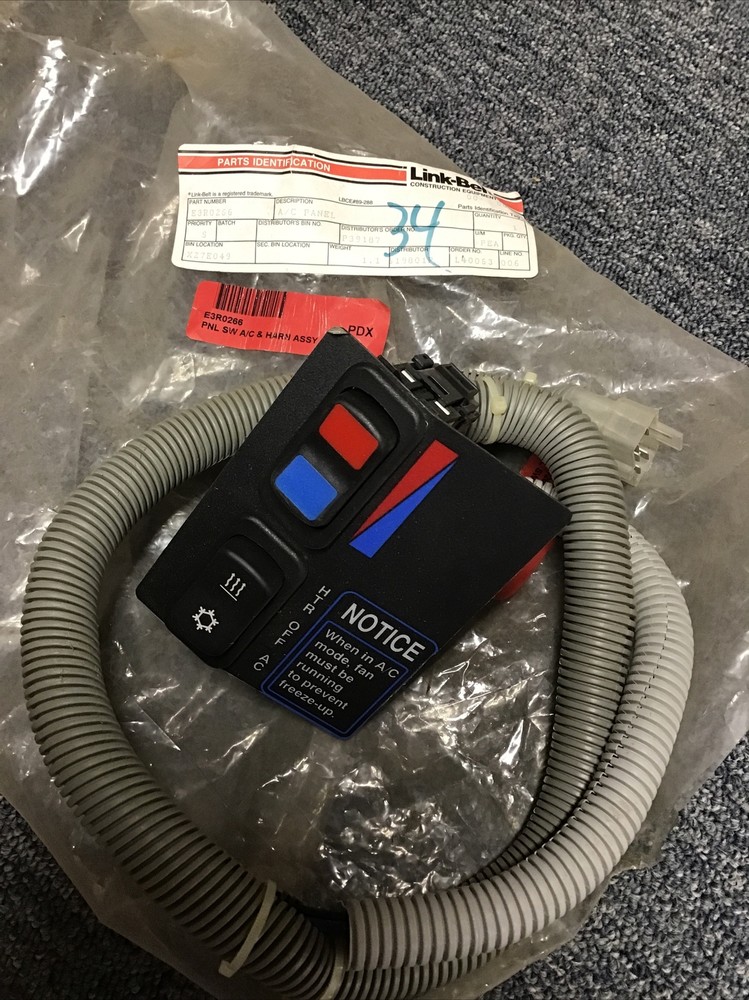 Link Belt A/C Panel E3R0266.  NOS