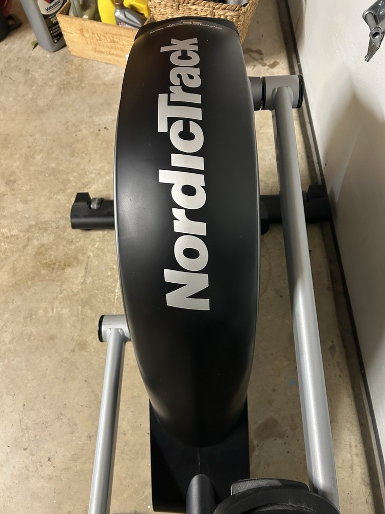 Barely Used Elliptical Trainer – Excellent Condition