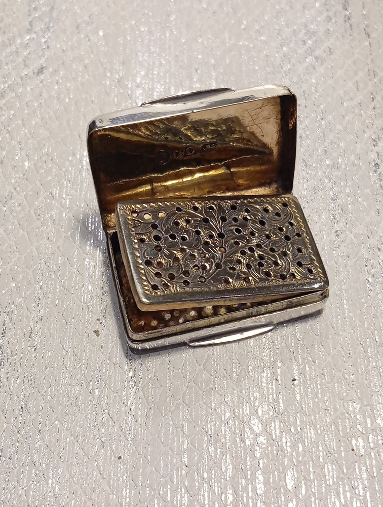 Solid Silver Vinegrette, Early Victorian 1844 Francis Clark Birmingham.