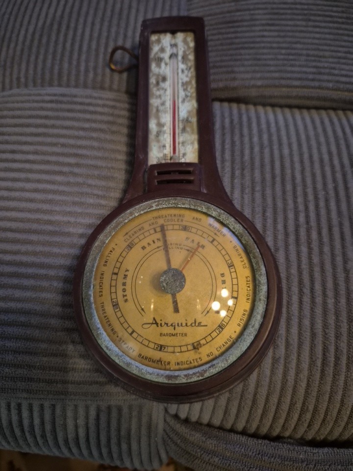 Vintage Retro Airguide Wall Mounted Barometer Thermometer